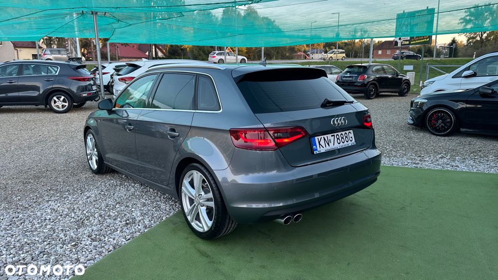 Audi A3 Sportback 2.0 TDI (clean diesel) quattro S tronic S line Sportpaket - 4