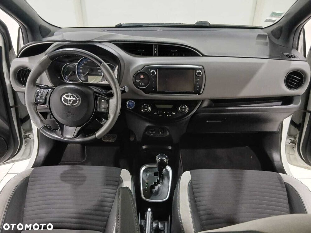 Toyota Yaris - 30