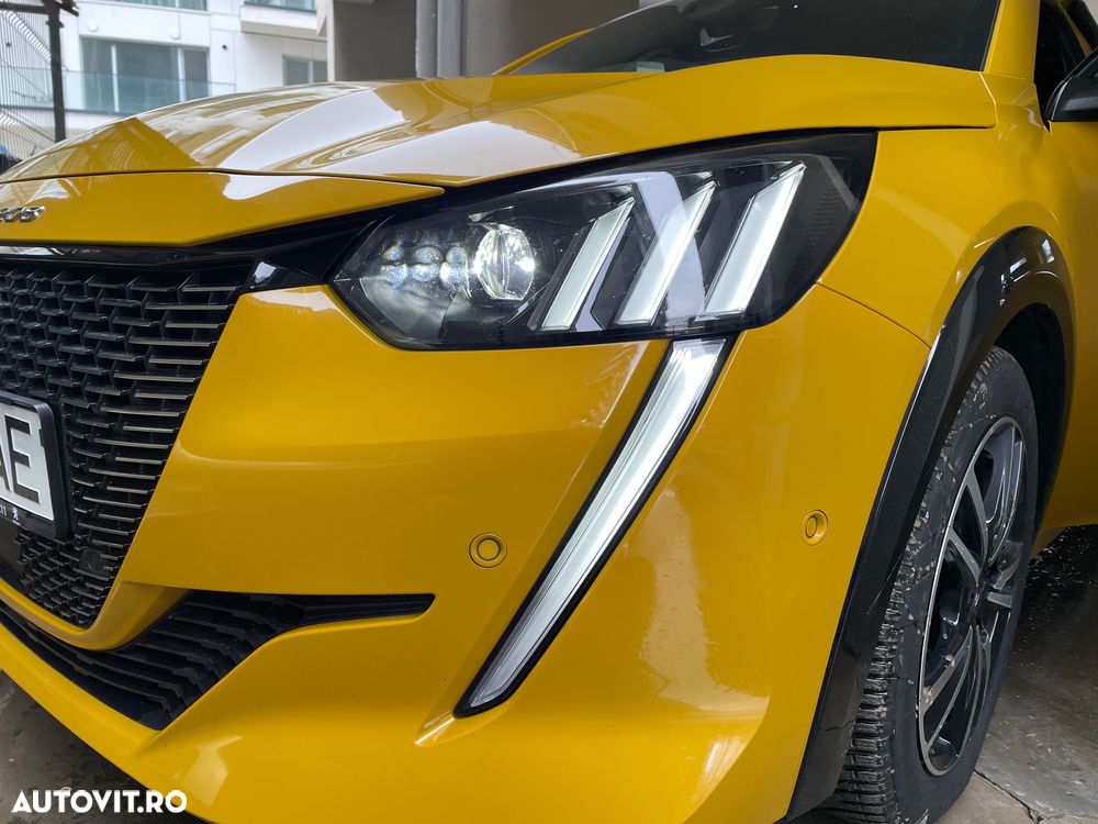 Peugeot 208 1.2 L PureTech STT EAT8 GT Line - 9