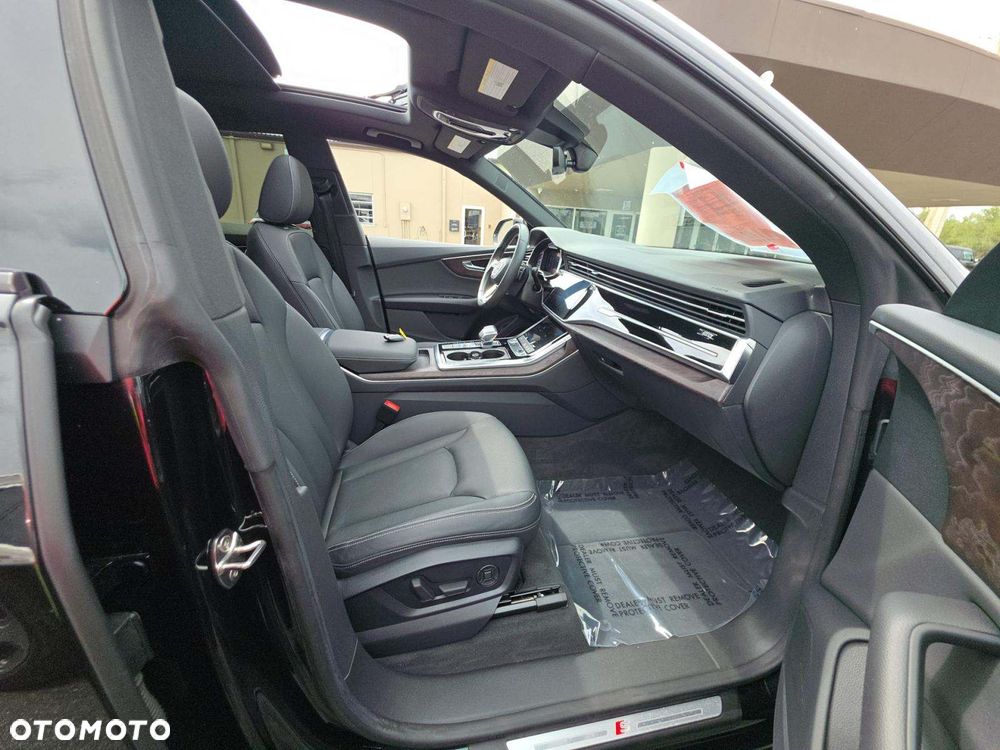 Audi Q8 55 TFSI quattro tiptronic - 9