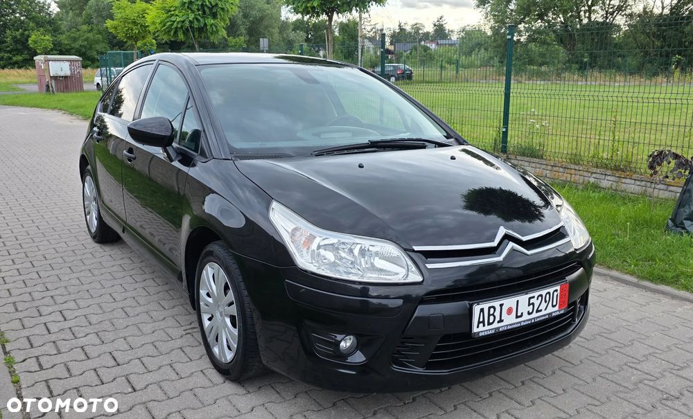 Citroën C4 1.4 16V Advance - 2
