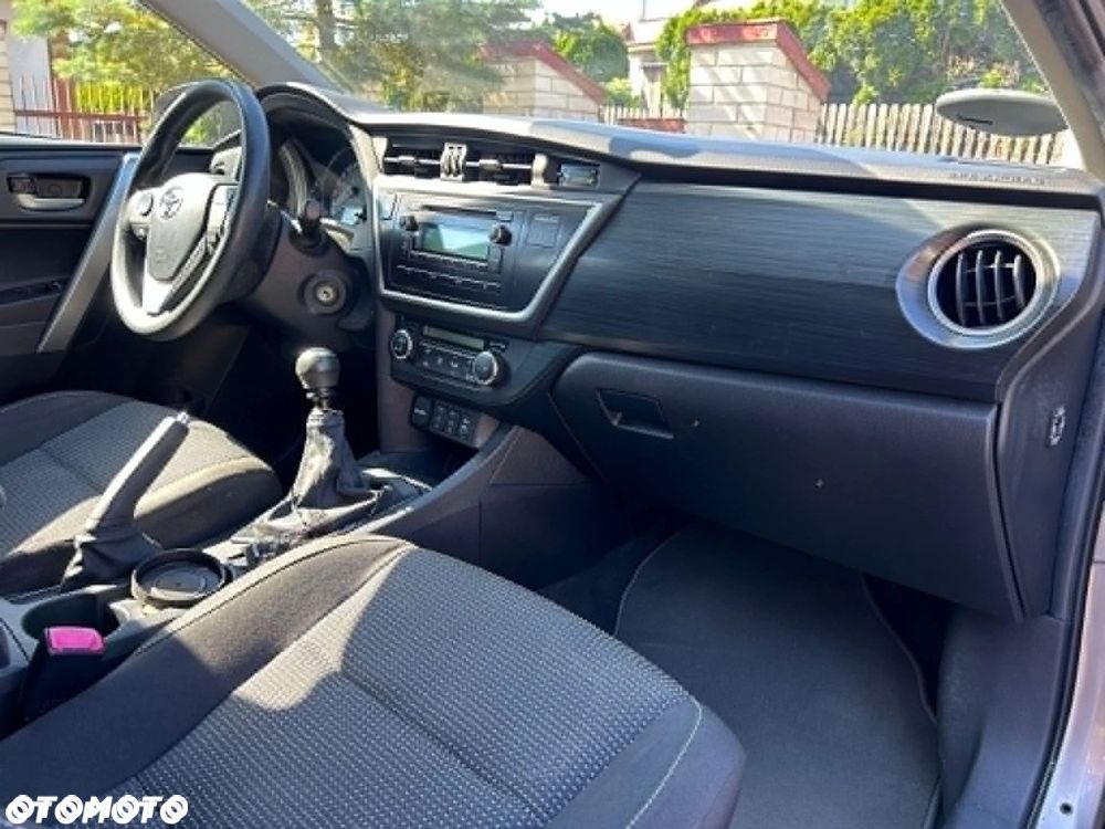 Toyota Auris 1.33 Dual-VVT-i - 6