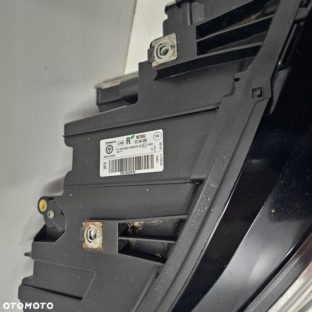 VW T6 lampa prawy lewy przód 7E1941035 7E1941036 FULL LED KOMPLET - 11