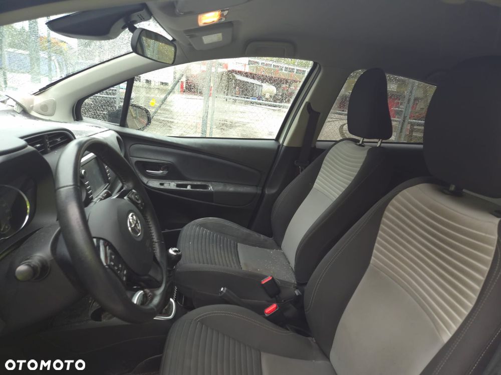Toyota Yaris 1.5 Dynamic - 11