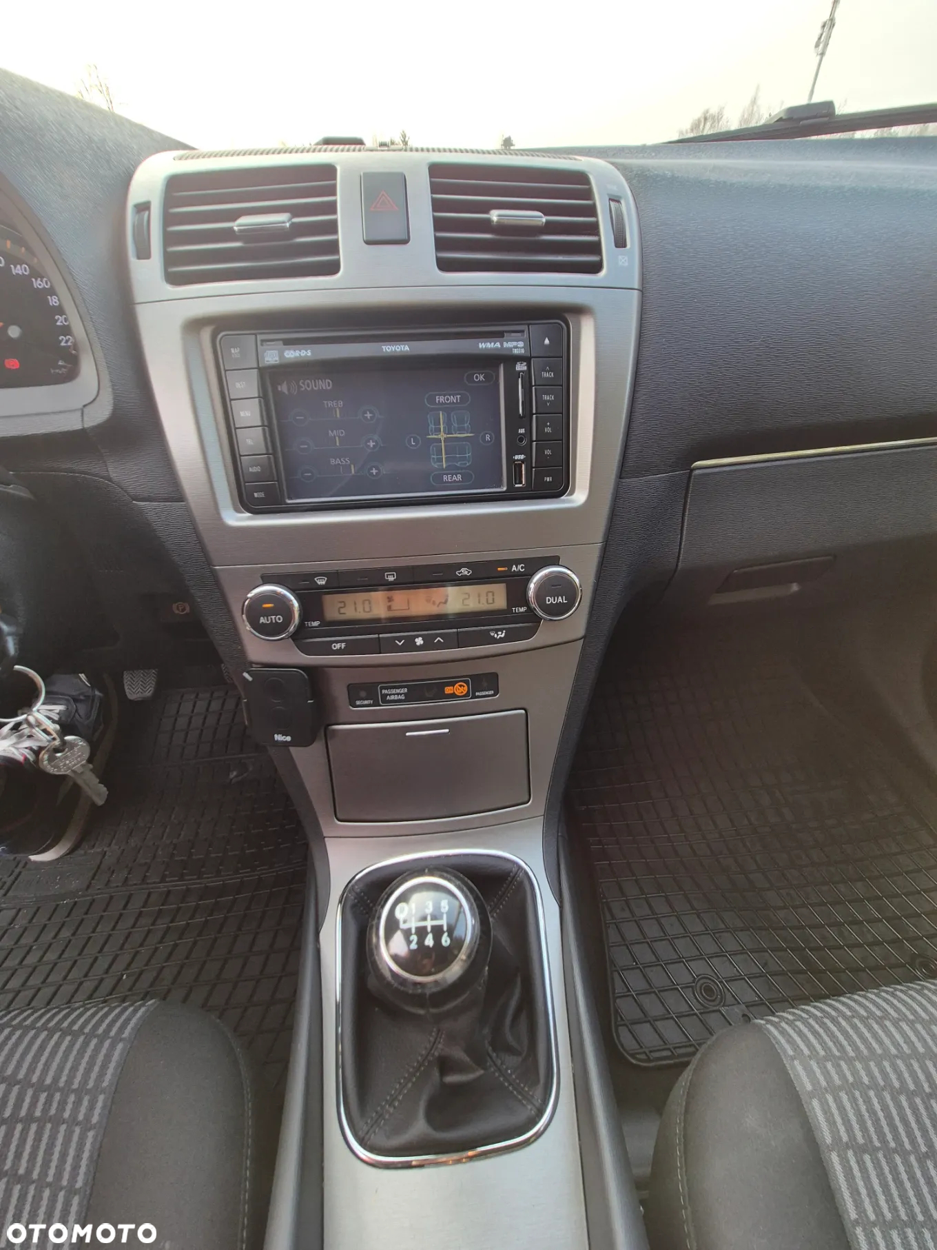 Toyota Avensis 1.8 Sol plus NAVI - 9