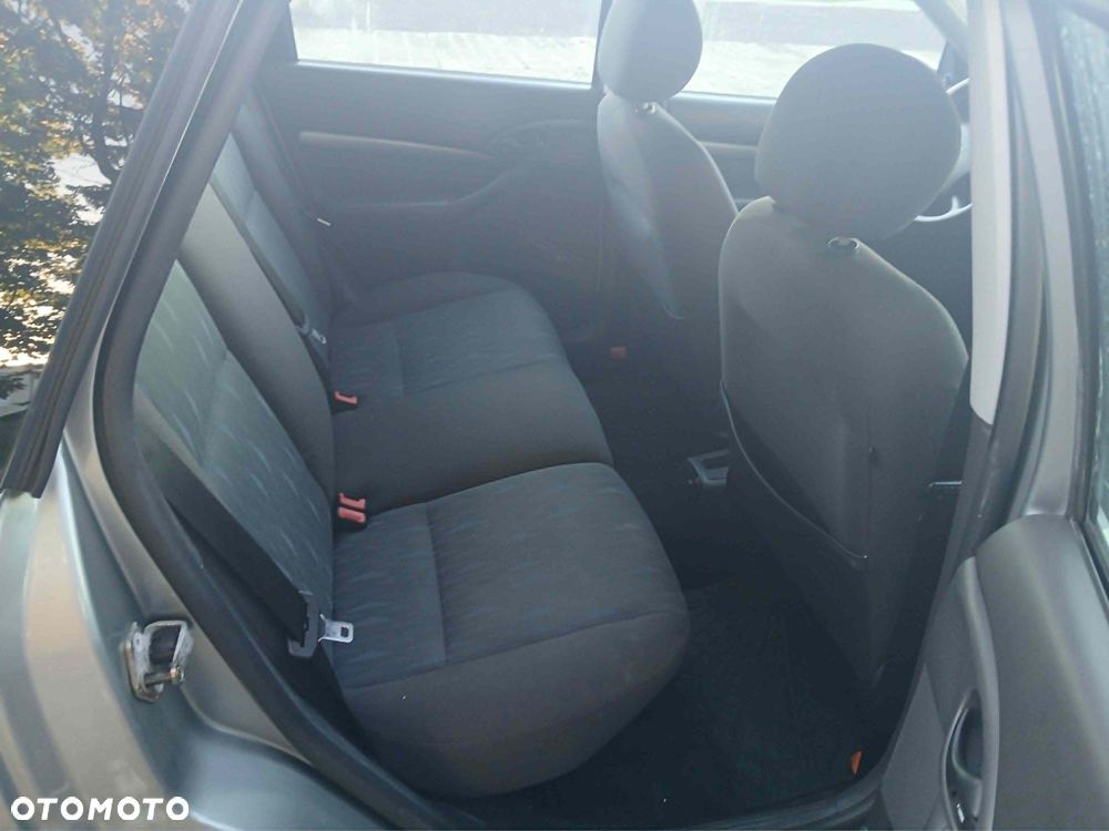 Ford Focus - 8