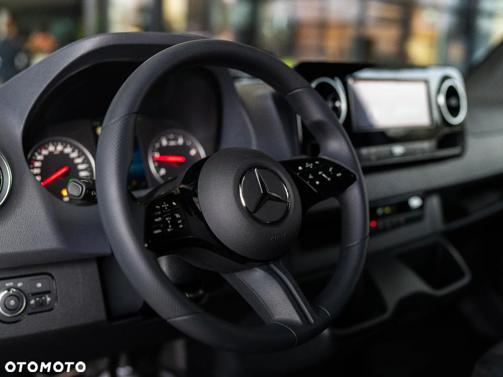 Mercedes-Benz Sprinter - 7