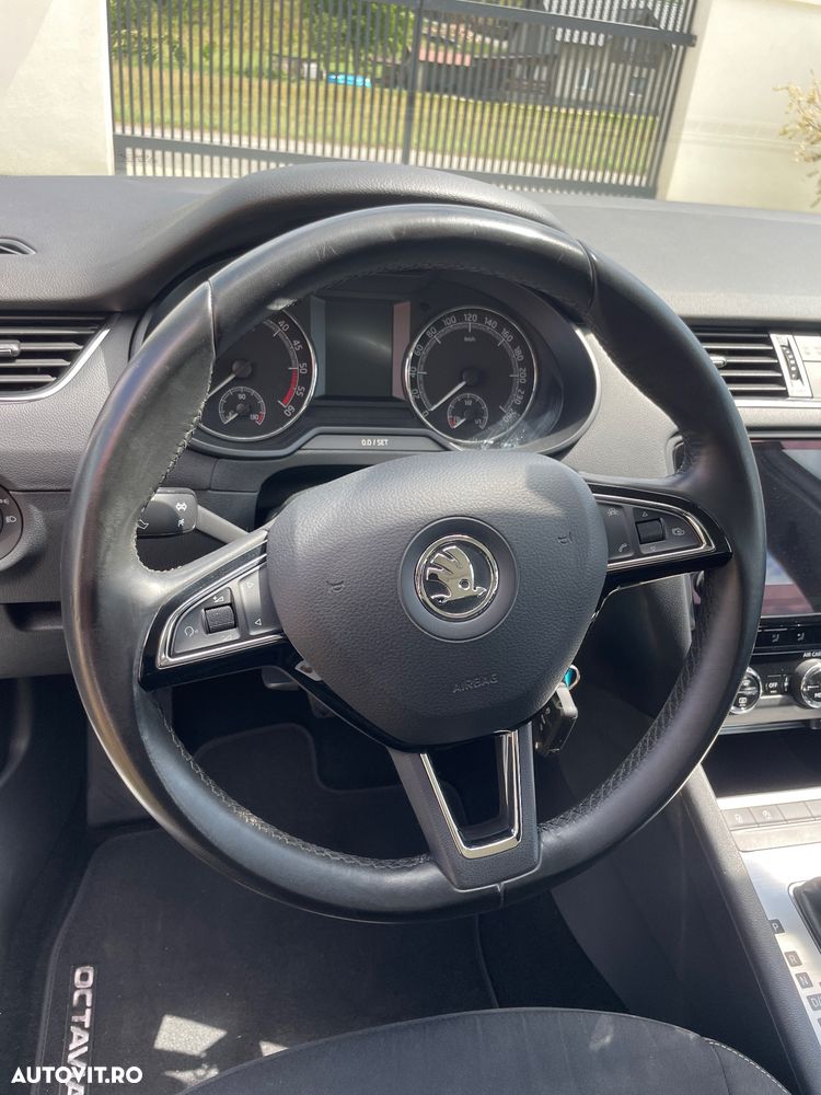 Skoda Octavia 1.6 TDI DSG Style - 36