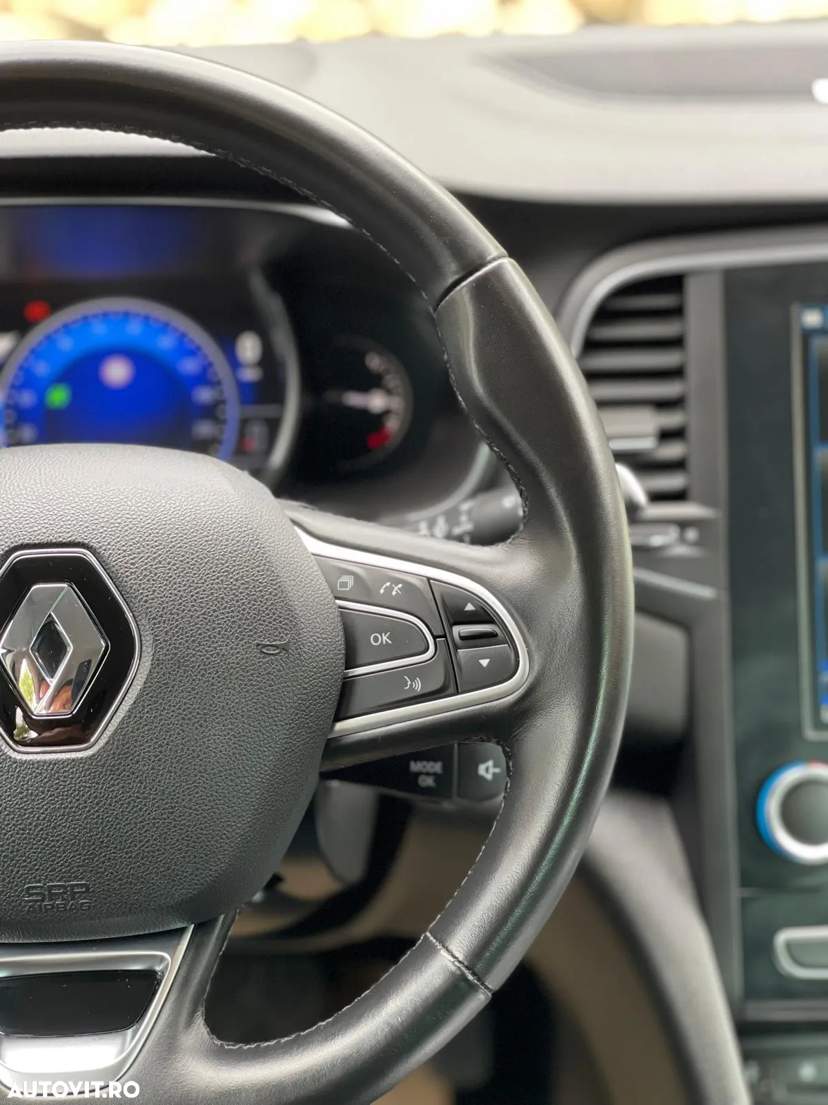 Renault Megane ENERGY dCi 110 EDC BOSE EDITION - 29