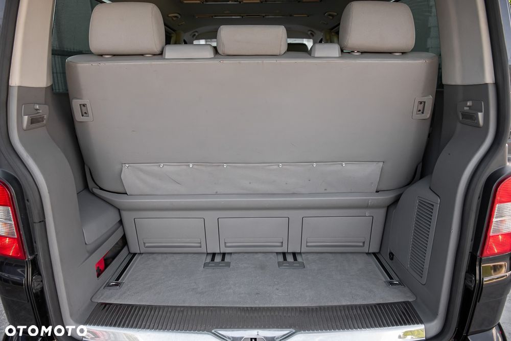 Volkswagen Multivan - 24