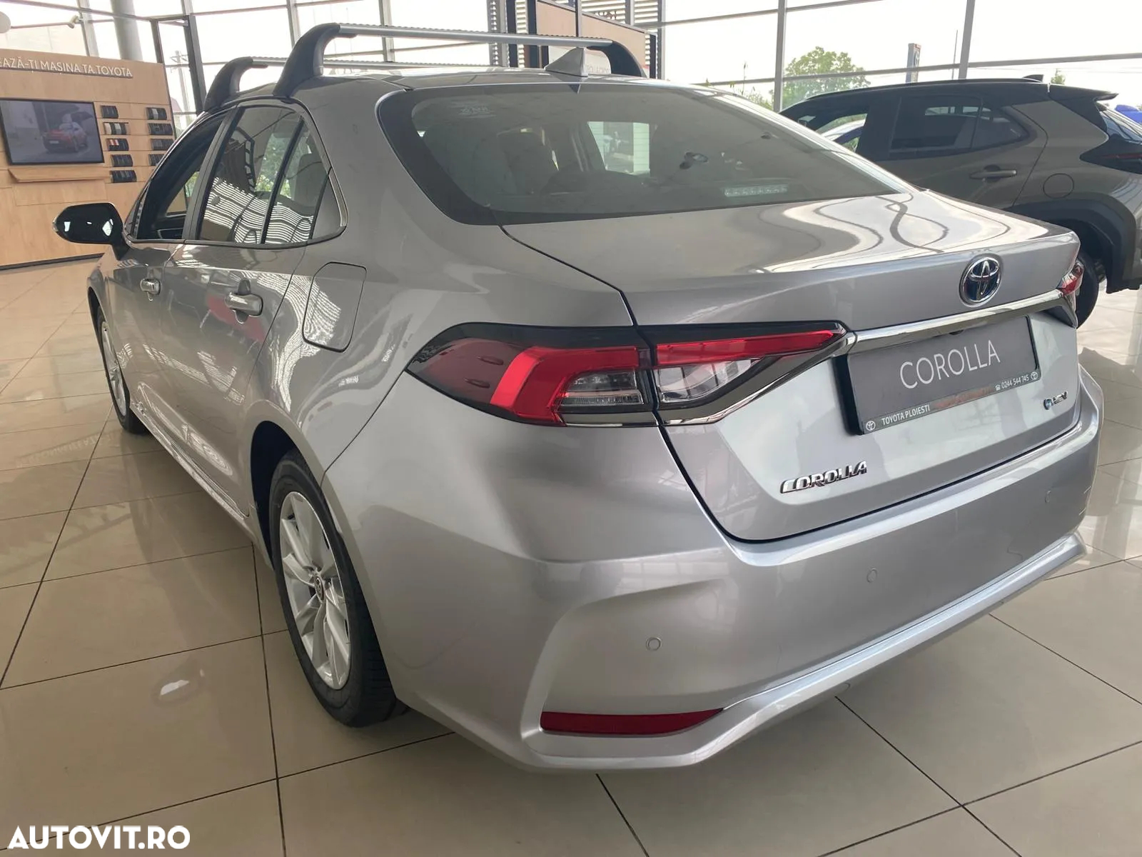 Toyota Corolla 1.8 HSD Business - 12