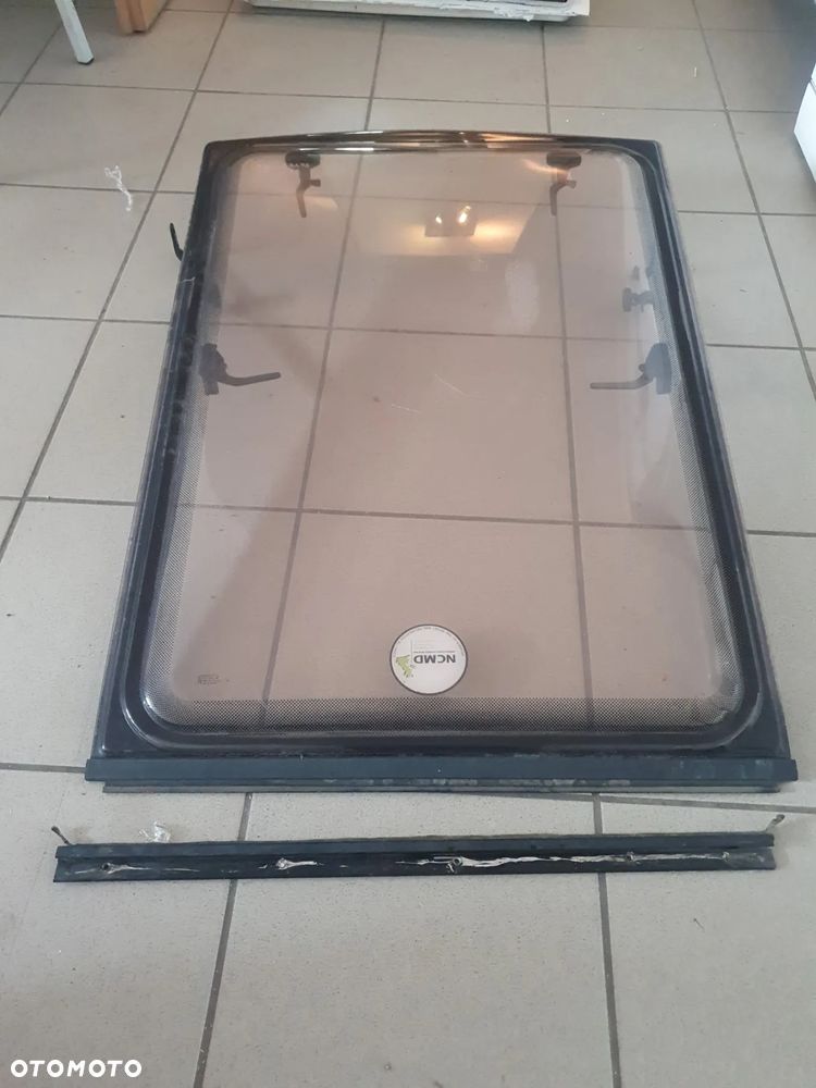 Okno uchylne szyba do przyczep kempingowych Elddis Typhoon 2000 - 2002 - 3