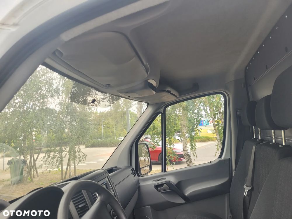 Mercedes-Benz Sprinter - 28
