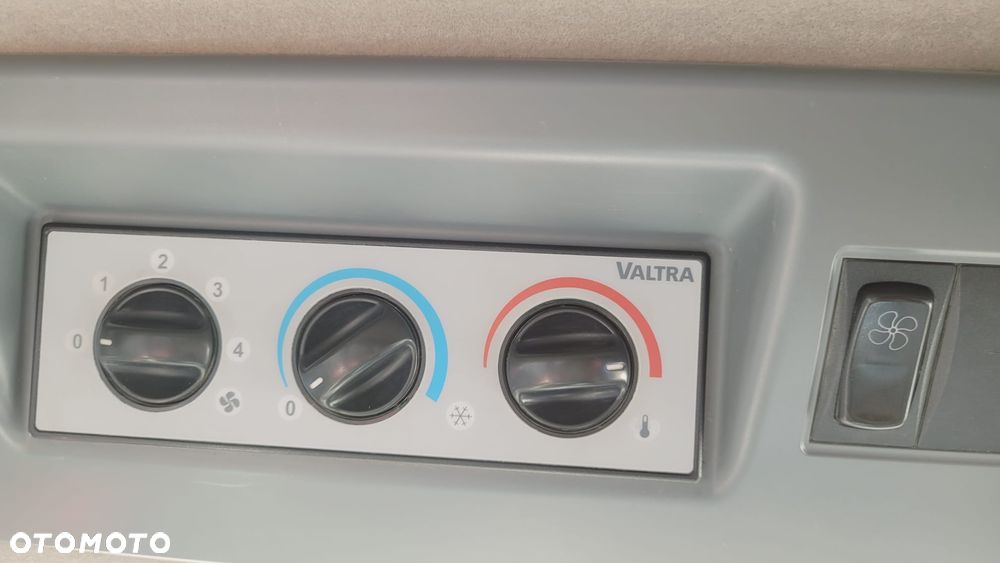 Valtra T152 - 18