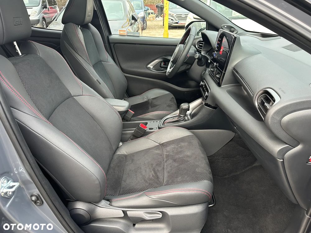 Toyota Yaris Hybrid 1.5 GR Sport - 19