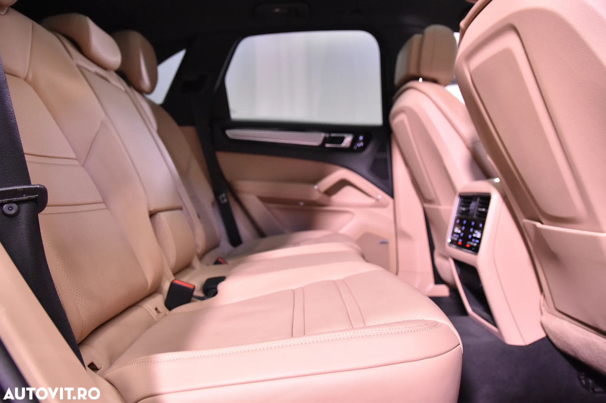 Porsche Cayenne - 12