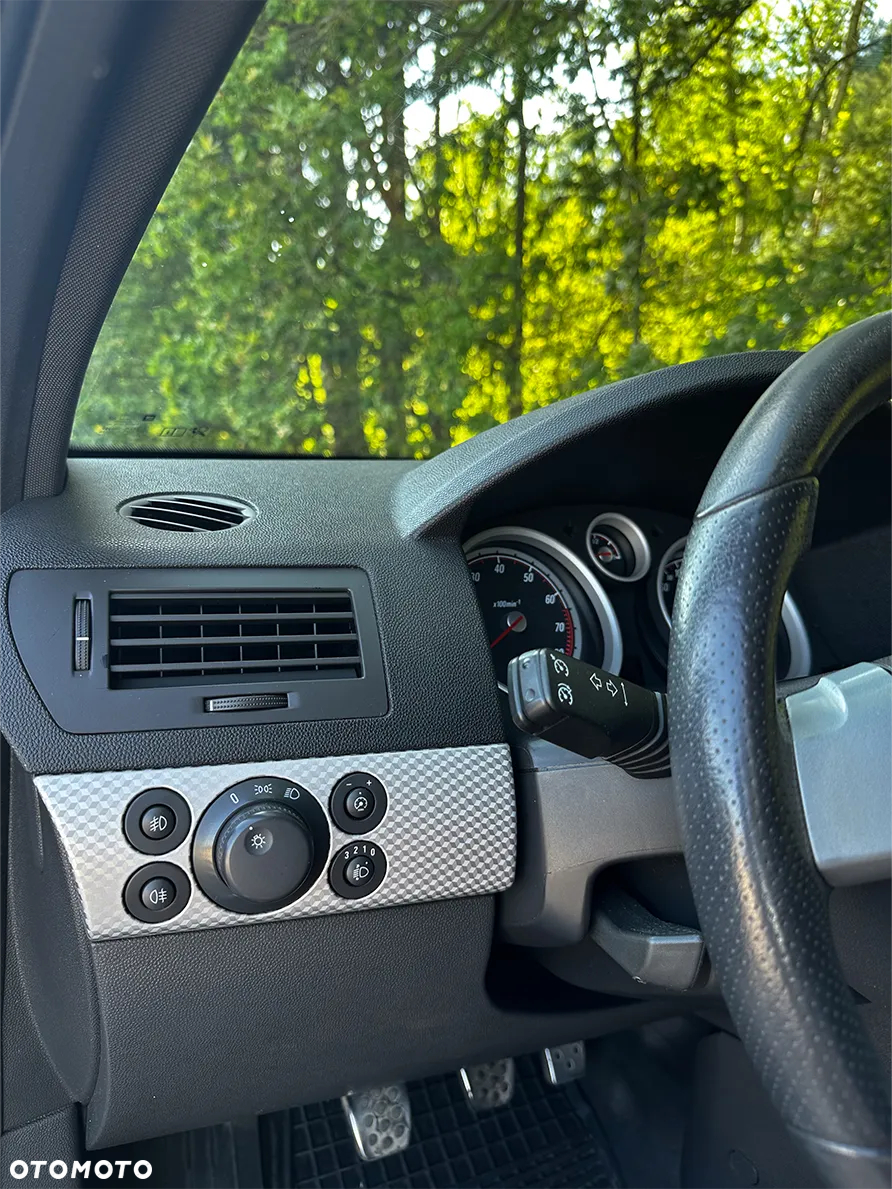 Opel Astra GTC 1.8 Sport - 21