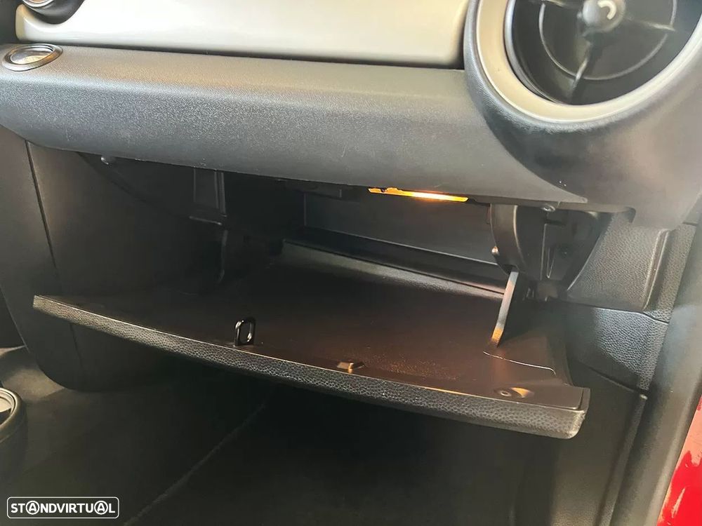 MINI 3 Portas One D - 16