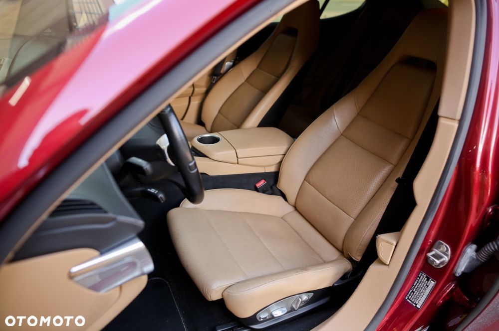 Porsche Panamera 4 PDK - 26