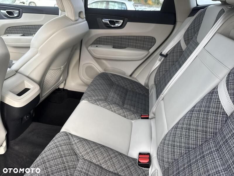 Volvo XC 60 - 22