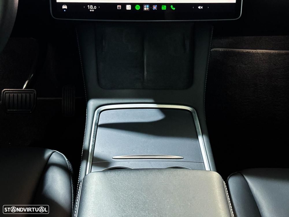 Tesla Model Y Long Range Dual Motor AWD - 23