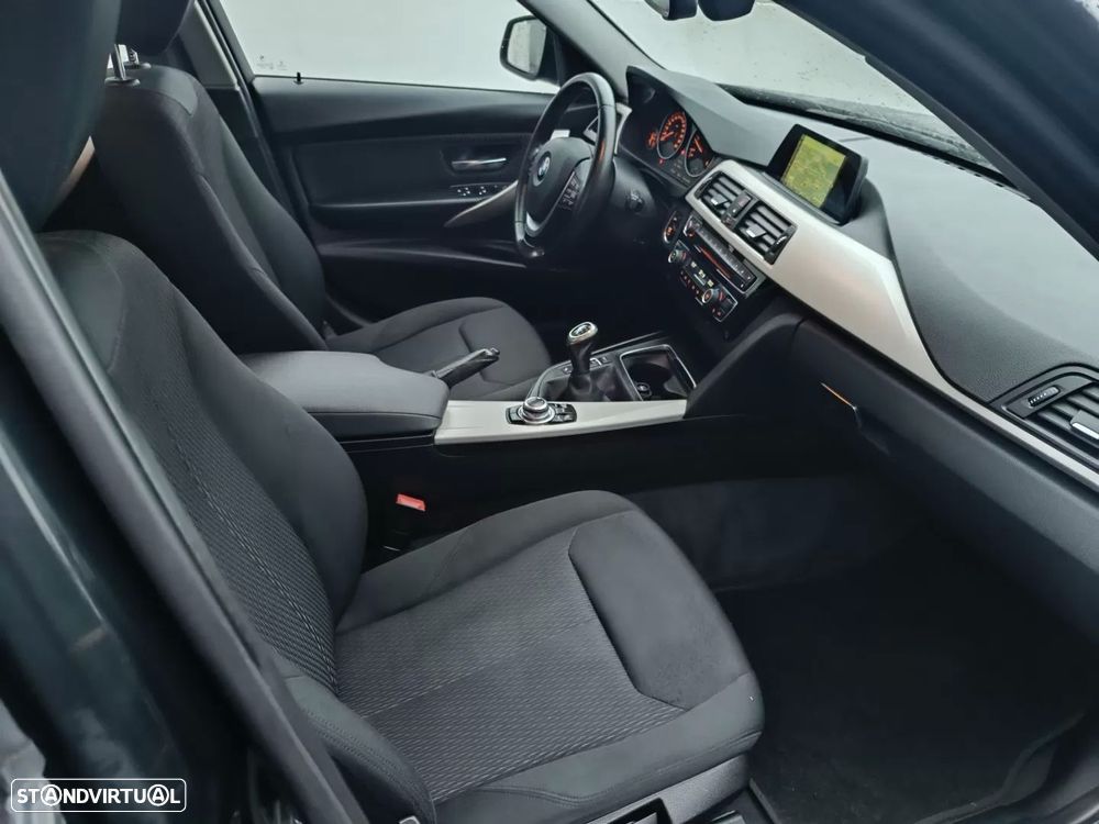 BMW 318 d Line Sport - 30