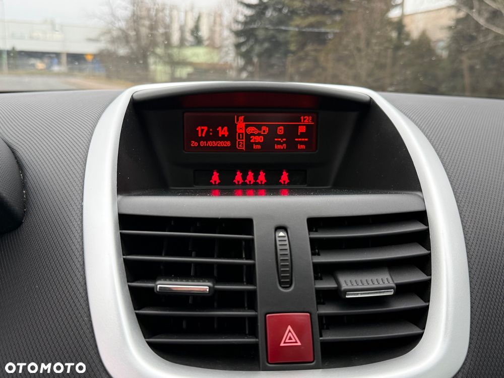 Peugeot 207 - 17
