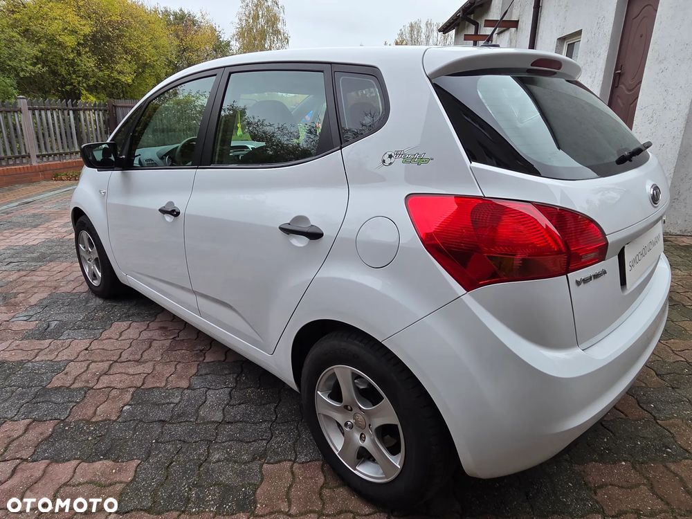 Kia Venga - 14