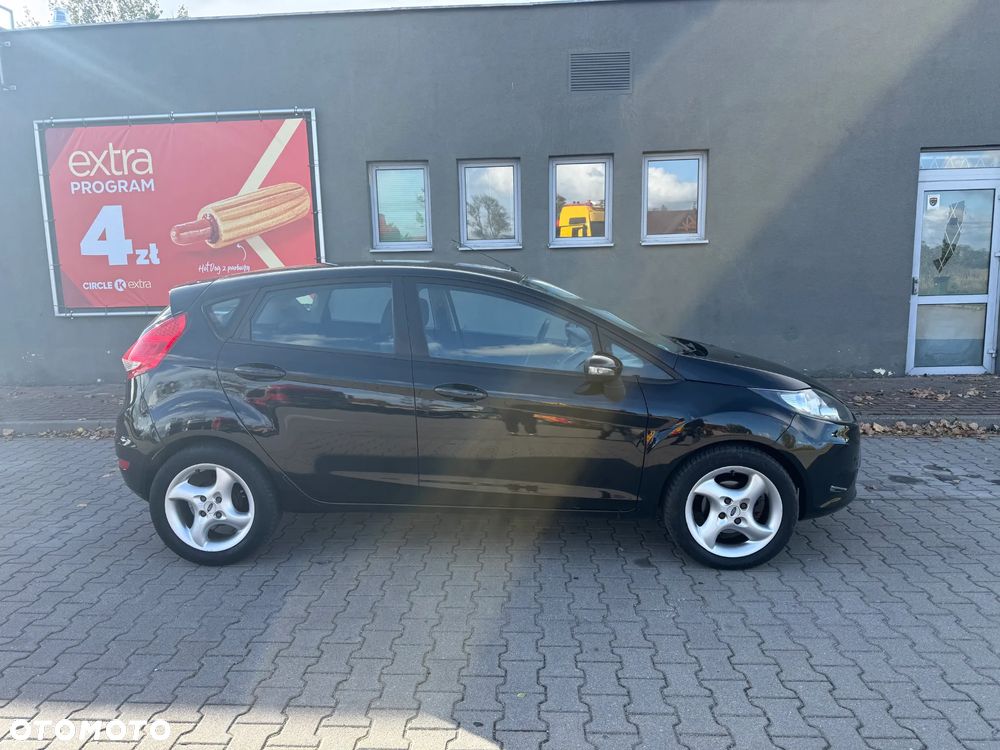 Ford Fiesta 2009 photo 2