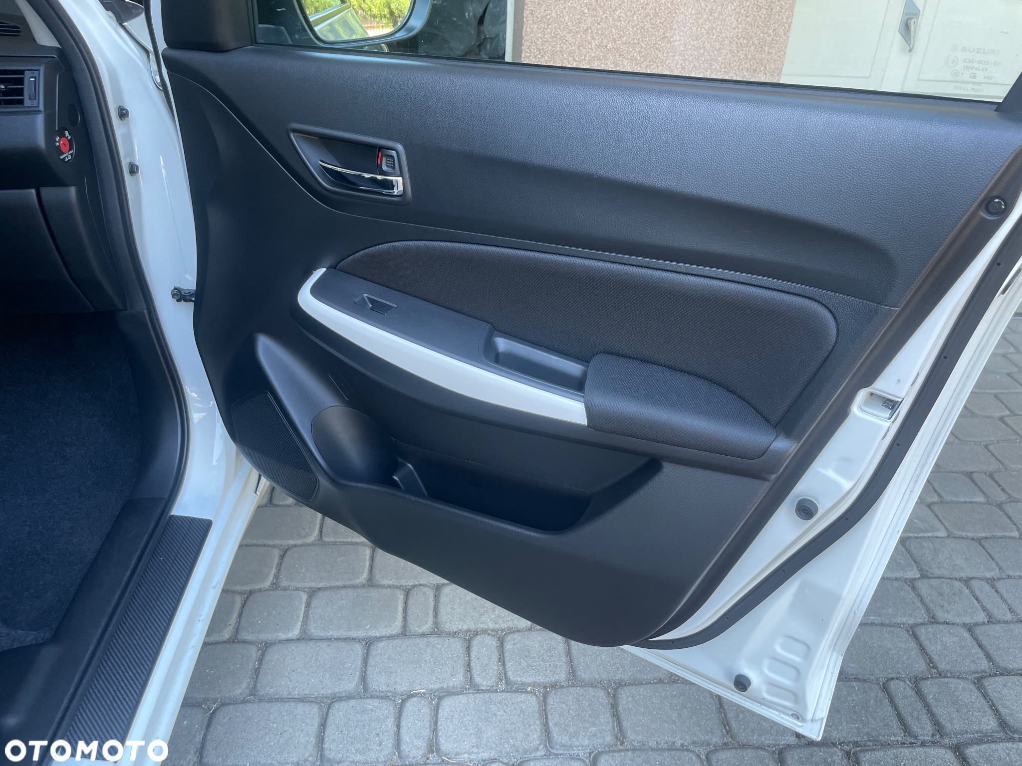Suzuki Swift 1.2 Premium - 8
