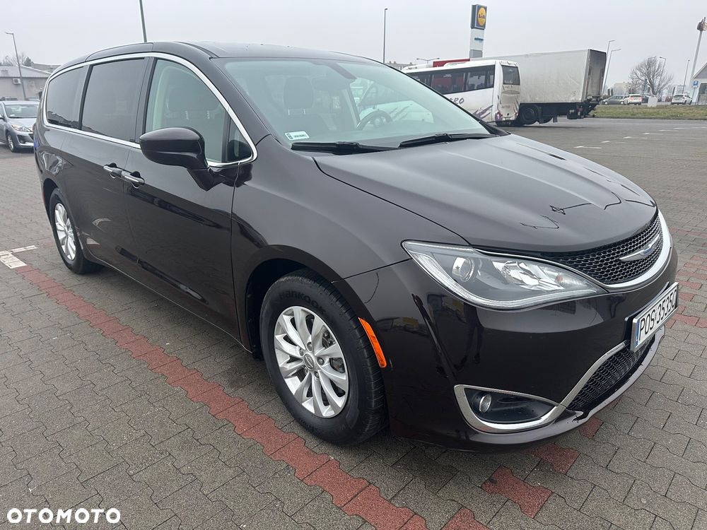 Chrysler Pacifica - 3