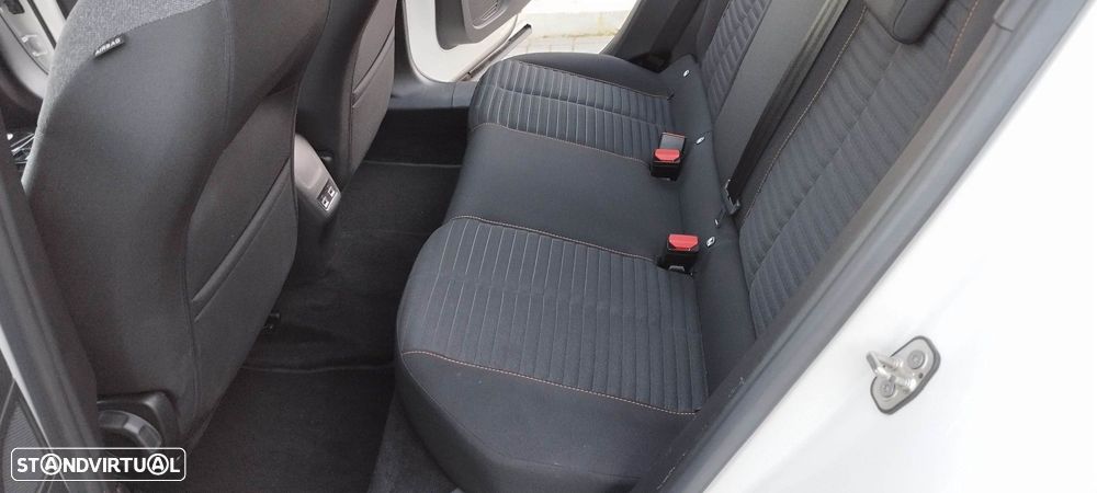 Peugeot e-2008 50 kWh Allure Pack - 26