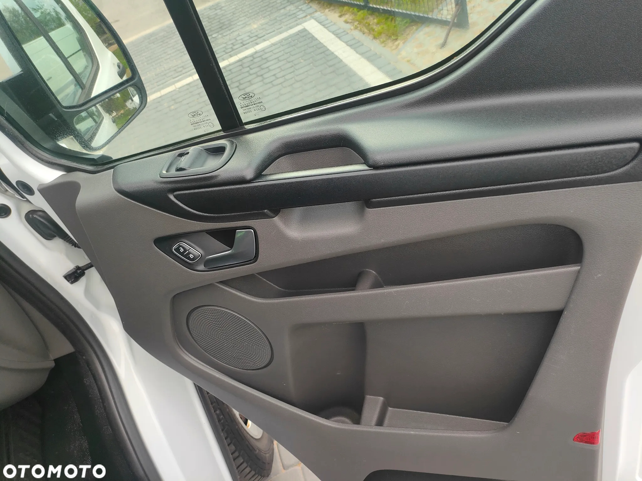 Ford TRANSIT CUSTOM 2019r 2,0 TDCI 130 KM L1H1 EURO 6  LEDY - 21