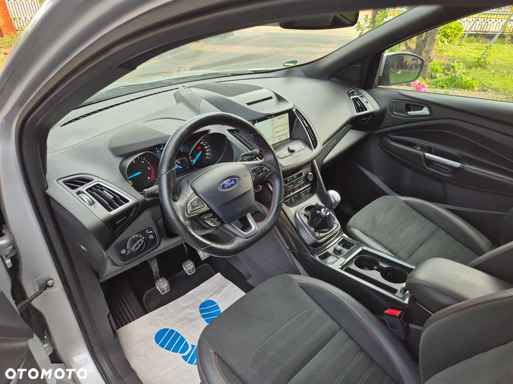Ford Kuga 2.0 TDCi 4x4 ST-Line - 22