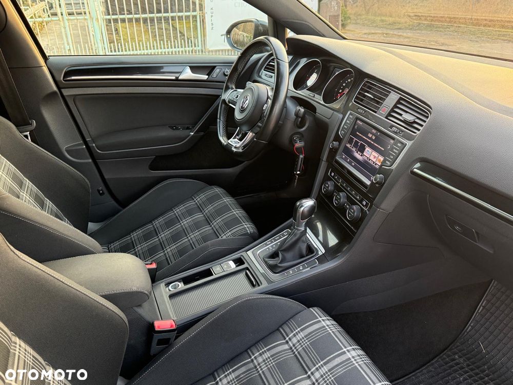 Volkswagen Golf GTD 2.0 TDI SCR DSG - 25