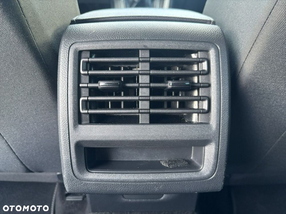 Volkswagen Golf - 24
