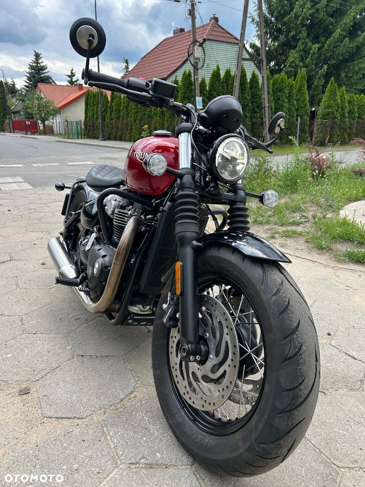 Triumph Bonneville Bobber - 4