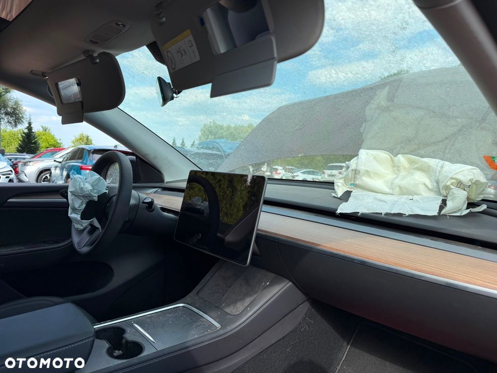 Tesla Model Y Long Range RWD - 11