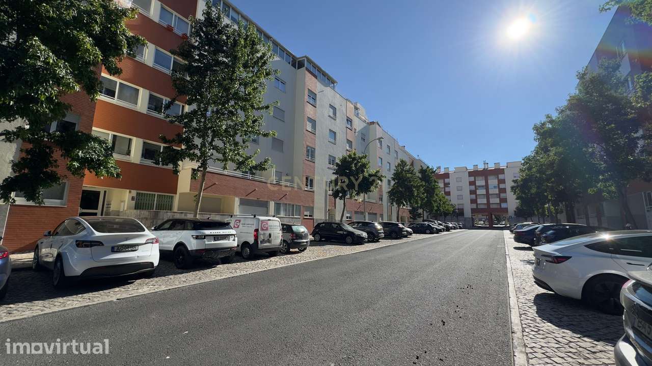 Apartamento T2 em São Domingos de Rana (com 2 parqueamentos) - Grande imagem: 2/23