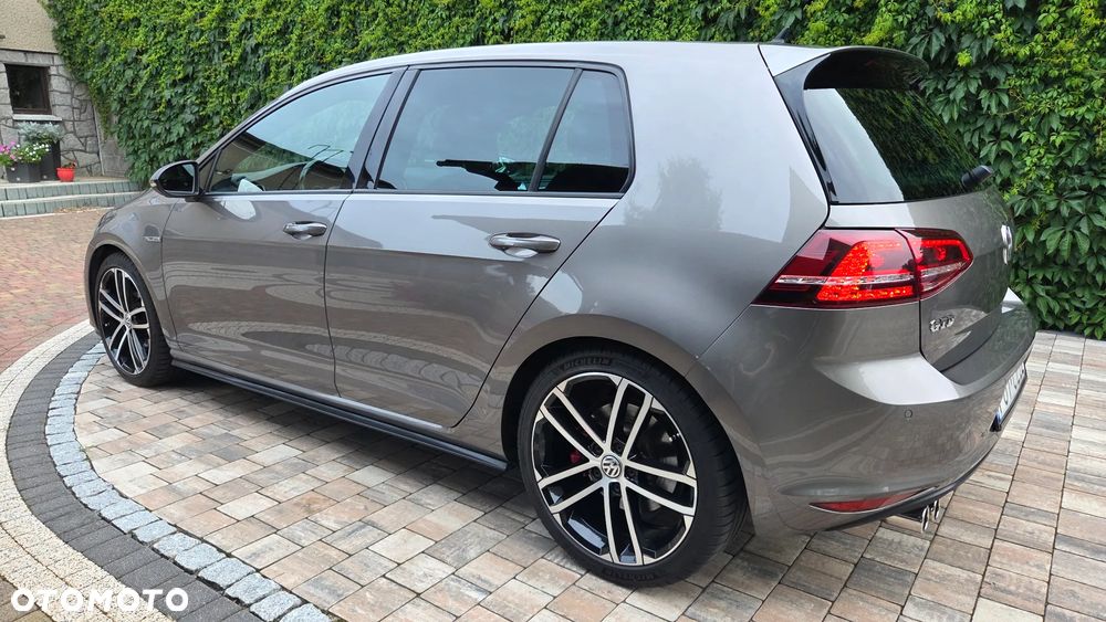 Volkswagen Golf GTD (BlueMotion Technology) - 2