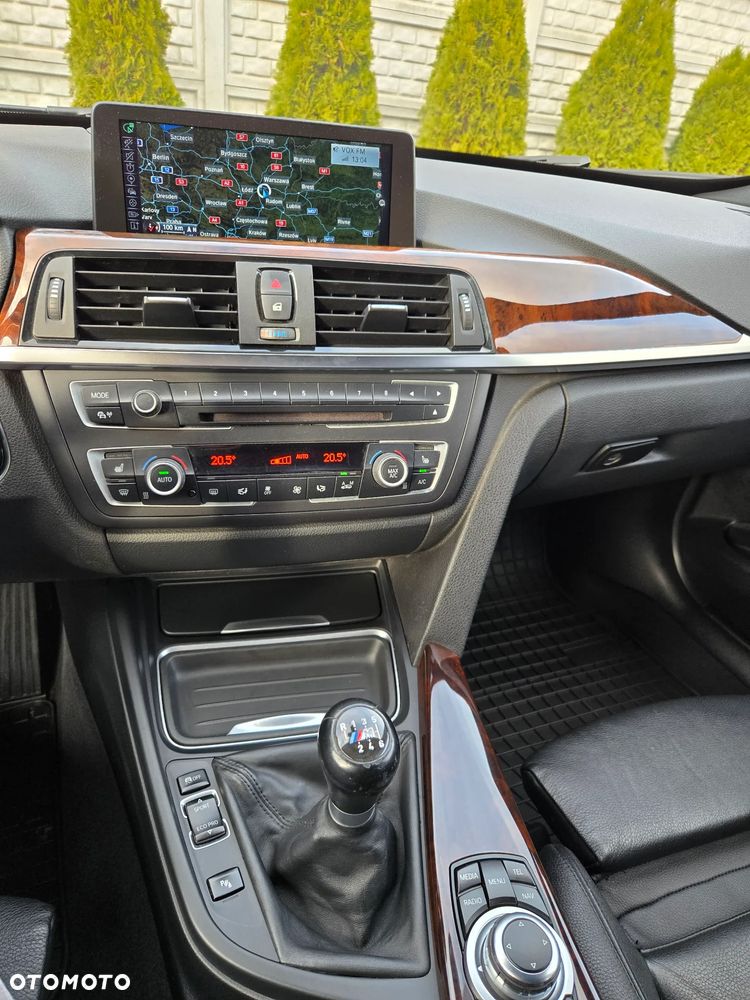 BMW Seria 3 320d DPF Blue Performance Edition Sport - 13