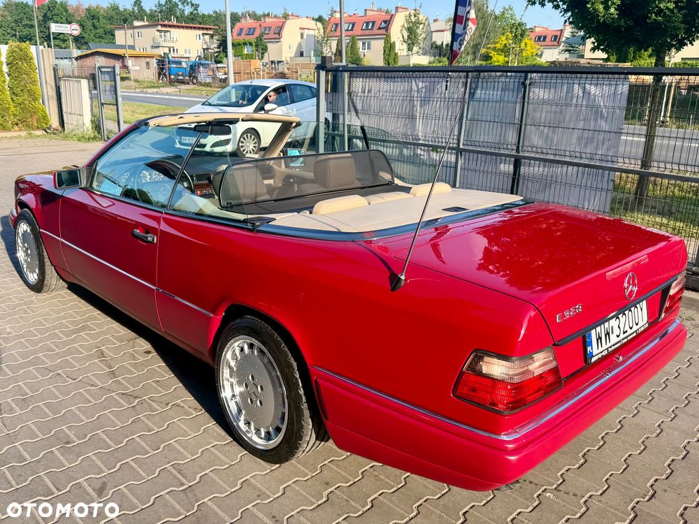 Mercedes-Benz Klasa E - 32