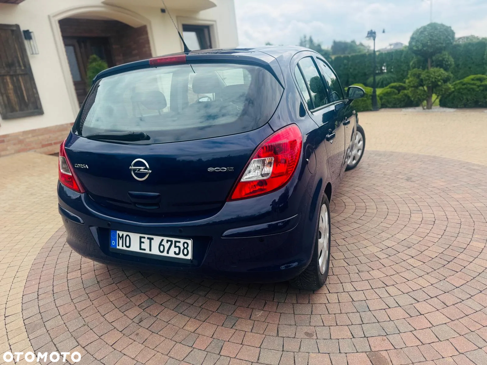Opel Corsa 1.2 16V Enjoy - 11