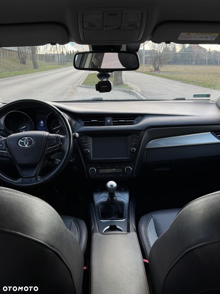 Toyota Avensis 2.0 D-4D Selection - 14