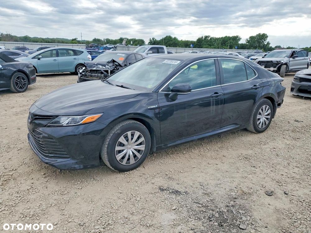 Toyota Camry - 2