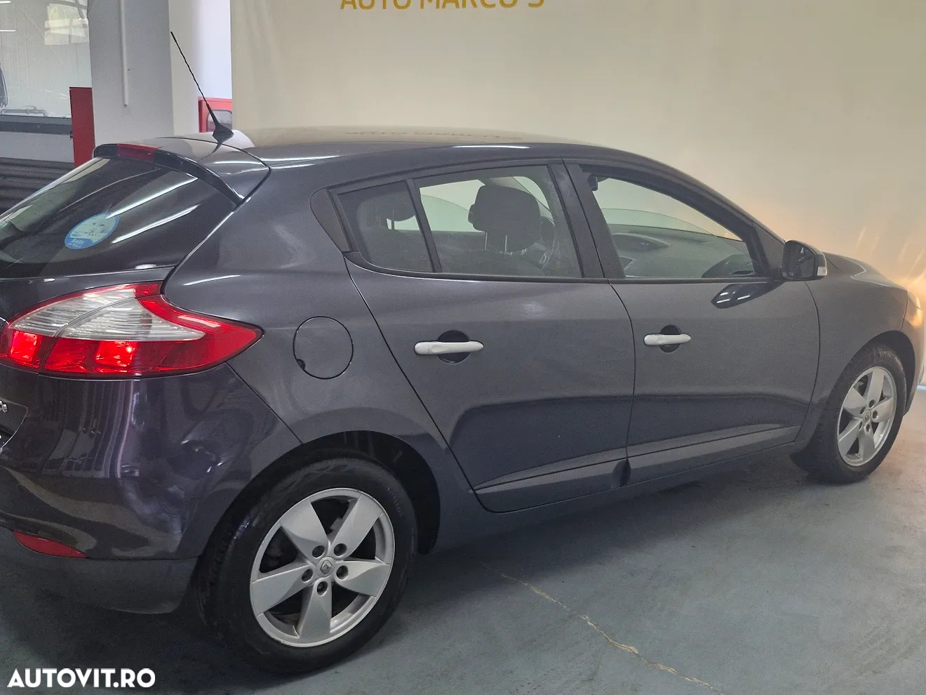 Renault Megane Estate 1.4 TCe Expression - 13