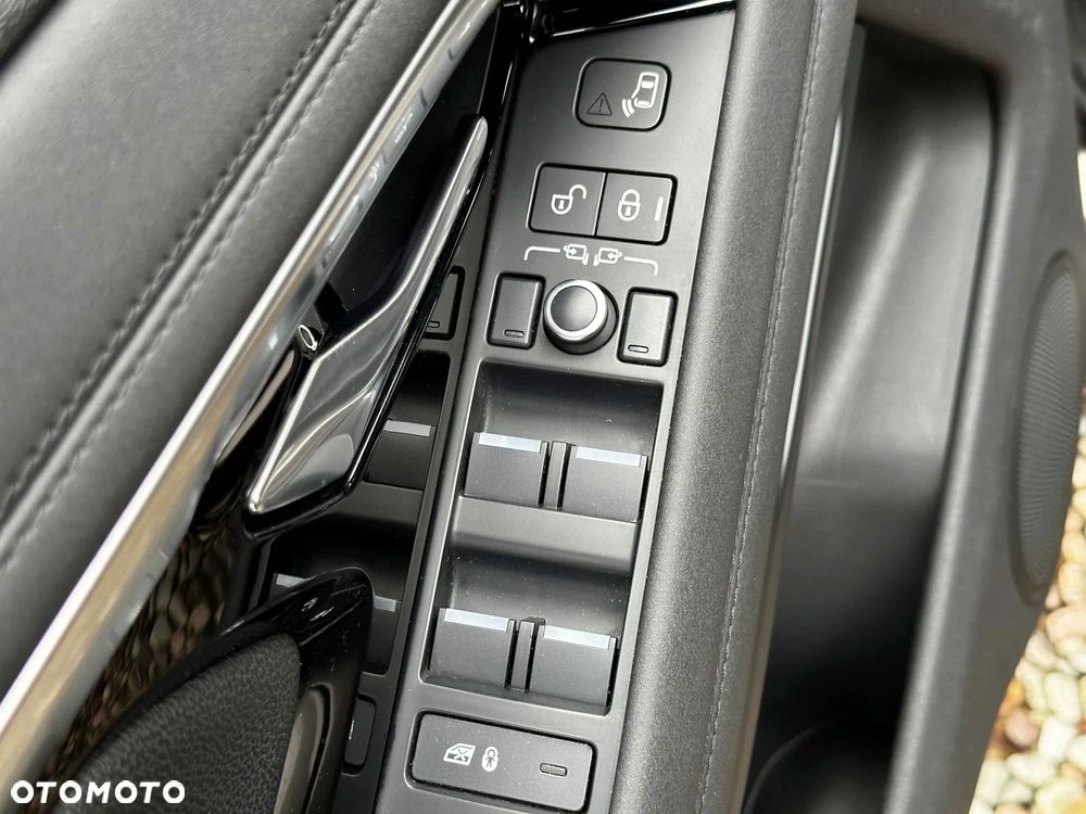 Land Rover Range Rover Evoque P250 R-Dynamic - 25