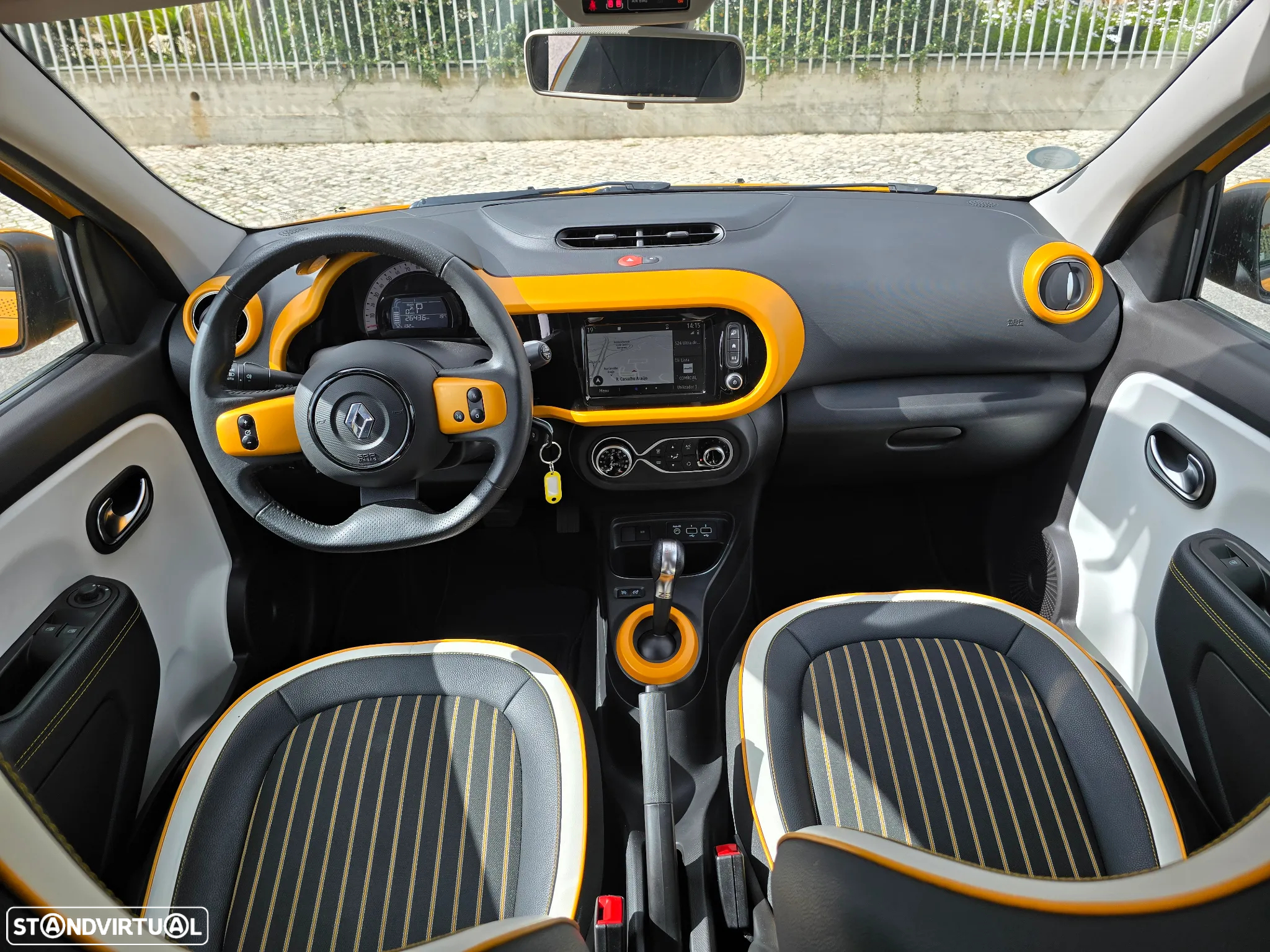 Renault Twingo Z.E. 22 Intens - 14