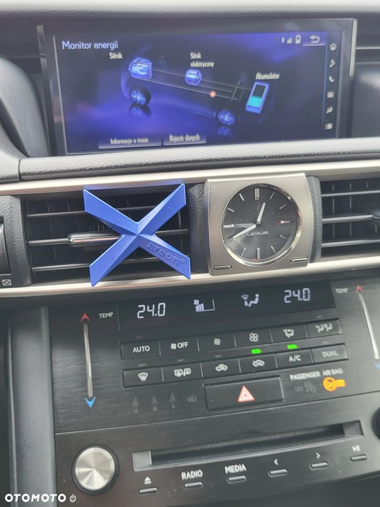 Lexus IS Business Edition - 10