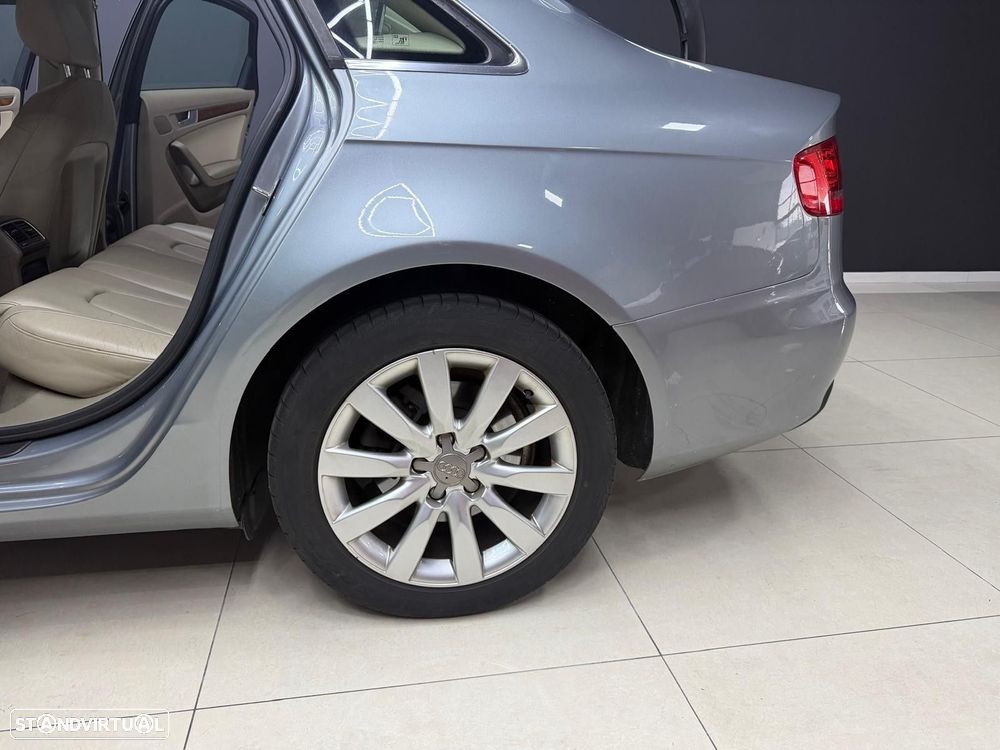 Audi A4 2.0 TDI exclusive Multitronic - 13